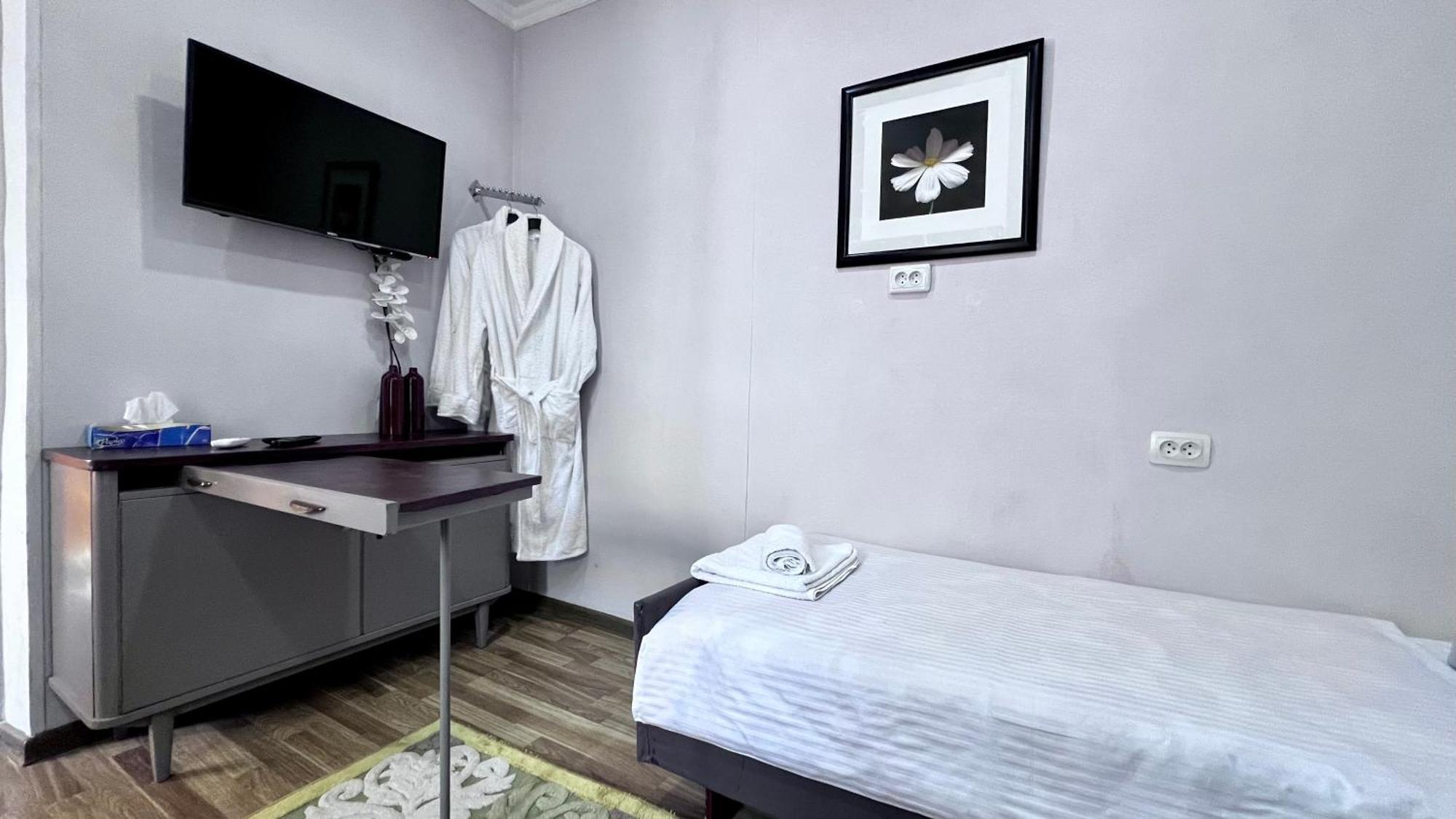 Frodo Hotel Tasjkent Eksteriør billede
