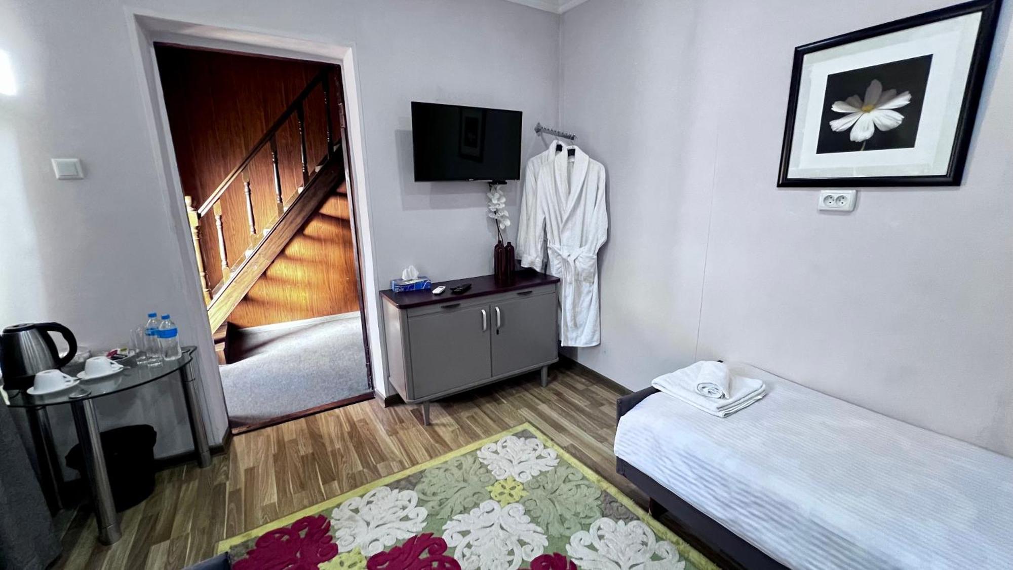 Frodo Hotel Tasjkent Eksteriør billede
